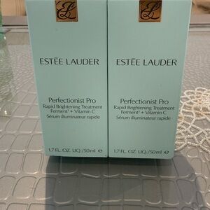 Estée Lauder Perfectionist Pro Rapid Brightening Treatment - Light Aqua Box